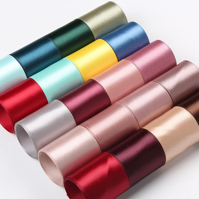 Nastro satinato in poliestere a doppia faccia da 25 mm per accessori di abbigliamento