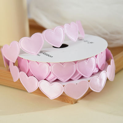 1.5cm*9m 2.5cm*9m Forma di cuore Nastro regalo in poliestere per il giorno di San Valentino