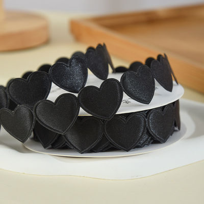 1.5cm*9m 2.5cm*9m Forma di cuore Nastro regalo in poliestere per il giorno di San Valentino