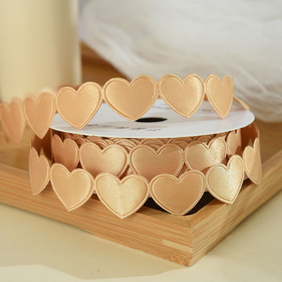 1.5cm*9m 2.5cm*9m Forma di cuore Nastro regalo in poliestere per il giorno di San Valentino