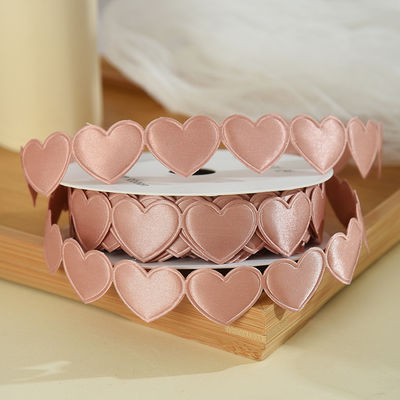 1.5cm*9m 2.5cm*9m Forma di cuore Nastro regalo in poliestere per il giorno di San Valentino