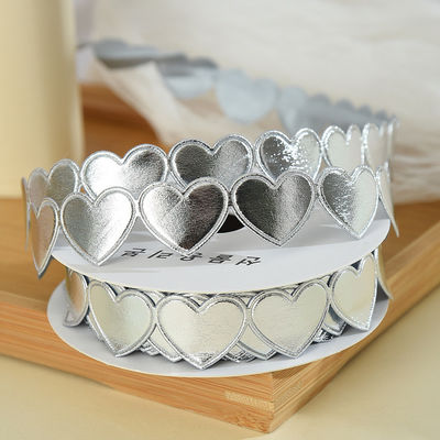 1.5cm*9m 2.5cm*9m Forma di cuore Nastro regalo in poliestere per il giorno di San Valentino
