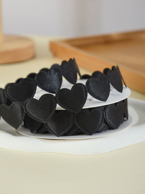1.5cm*9m 2.5cm*9m Forma di cuore Nastro regalo in poliestere per il giorno di San Valentino