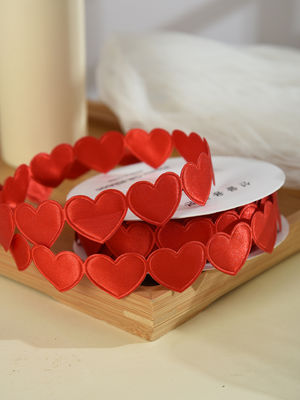 1.5cm*9m 2.5cm*9m Forma di cuore Nastro regalo in poliestere per il giorno di San Valentino