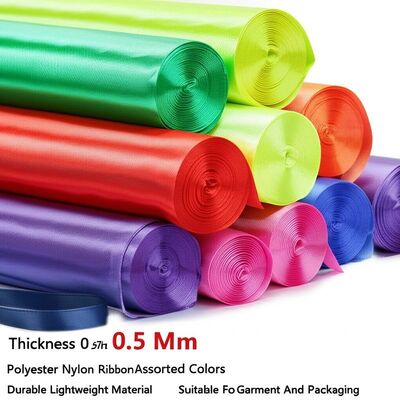 Nastro in poliestere nylon spessore 0,5 mm, colori assortiti, materiale resistente e leggero, adatto per abbigliamento e confezionamento